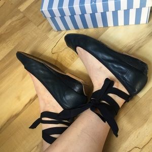 *RARE* Vintage Hollywould Navy Ballet Flats